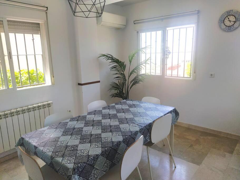 Luminosa Y Confortable Casa Con Vistas Y Piscina Jun Εξωτερικό φωτογραφία